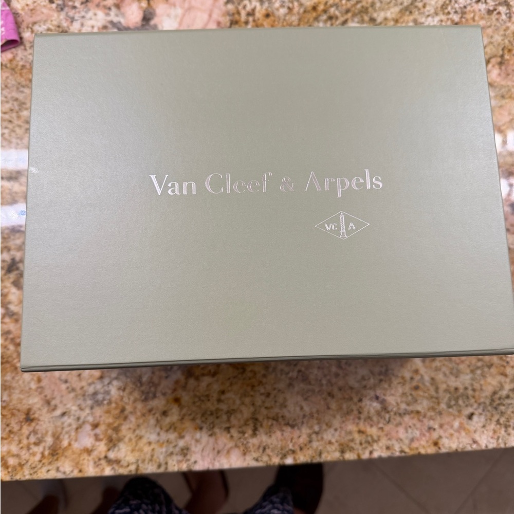Van Cleef & Arpels Green Gift Box